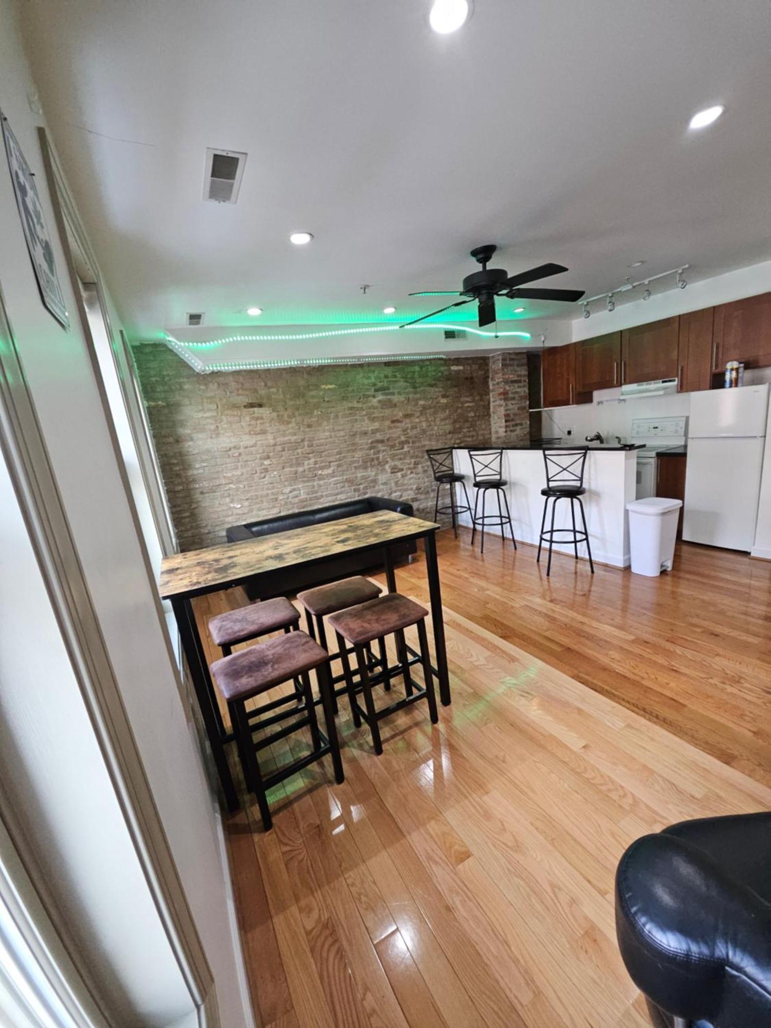 Dc Playhouse Bed And Breakfast Hotel Washington Bagian luar foto